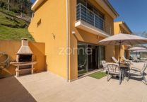 Moradia Individual Com Piscina E Garagem Em Rio...