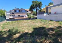 Terreno urbano na charneca de caparica.