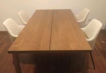 Mesa de sala com cadeiras